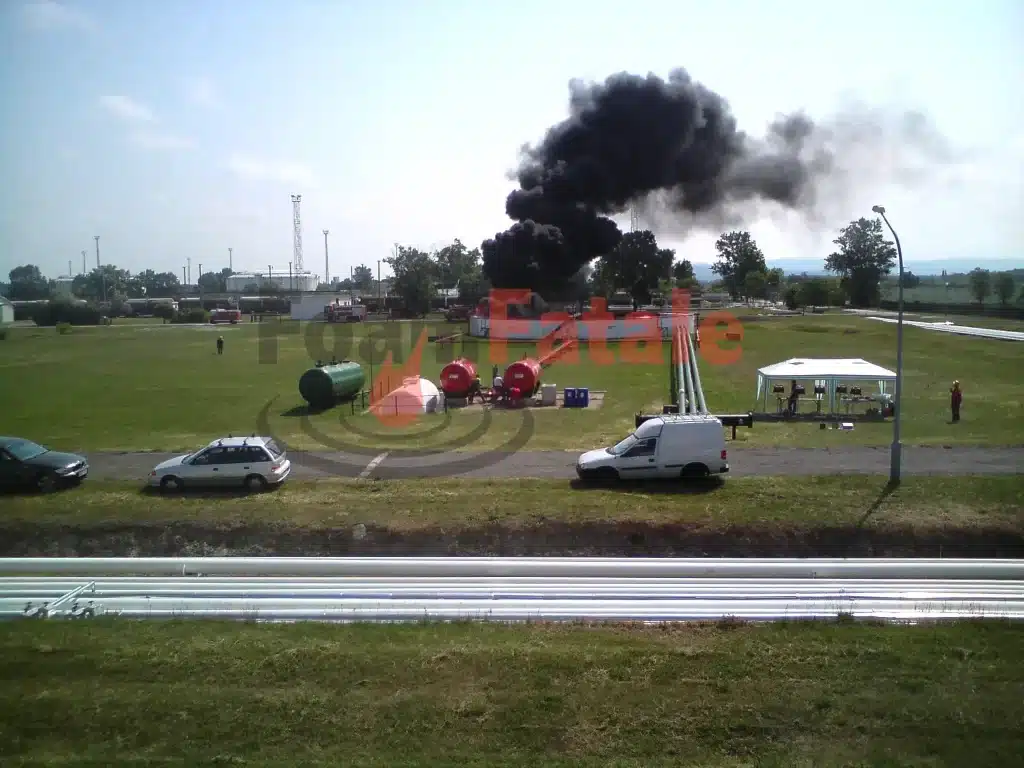 The FoamFatale video shoot demonstrates its extreme ability in oil tank fire extinguishing.